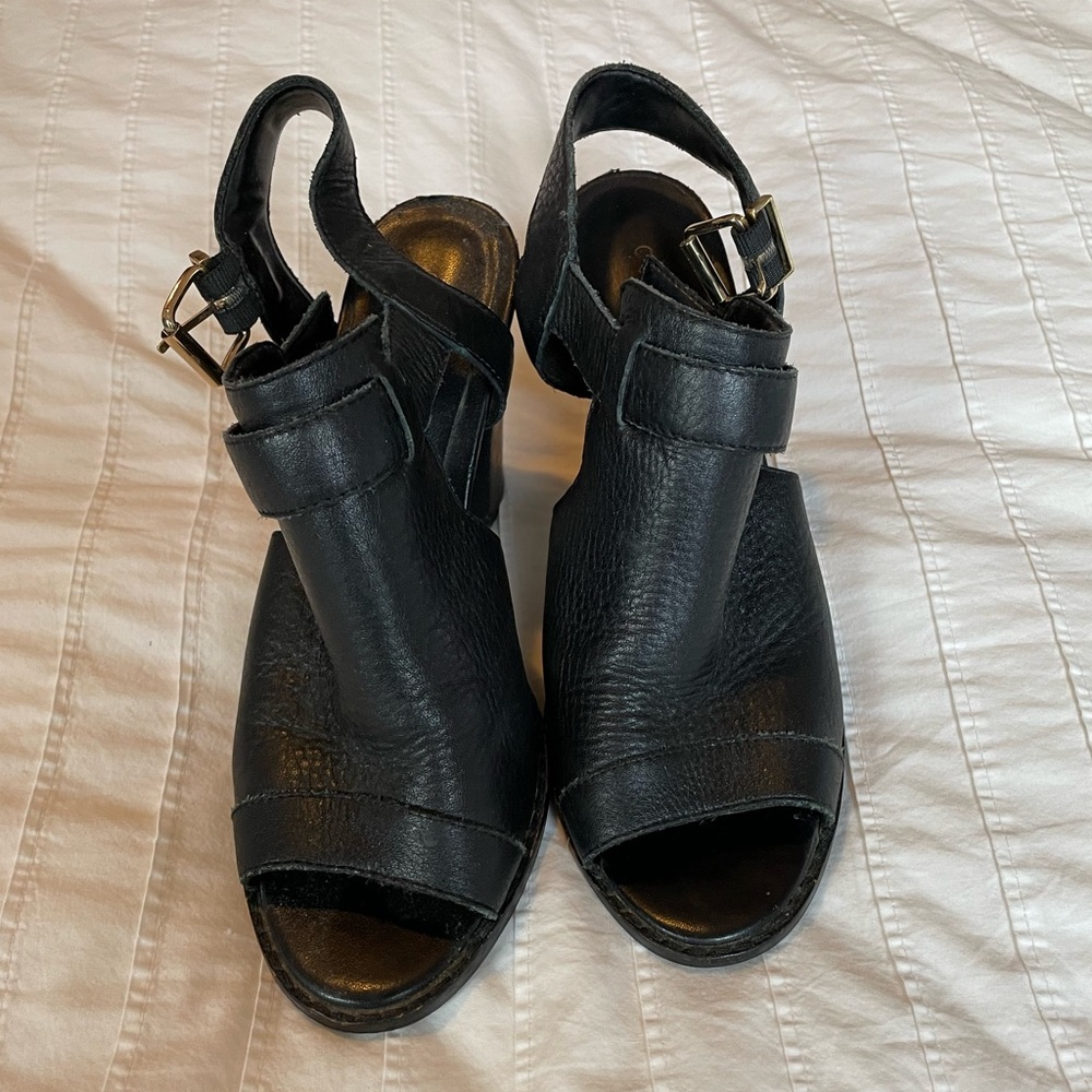 EUC Cole Haan leather heels, Sz 7